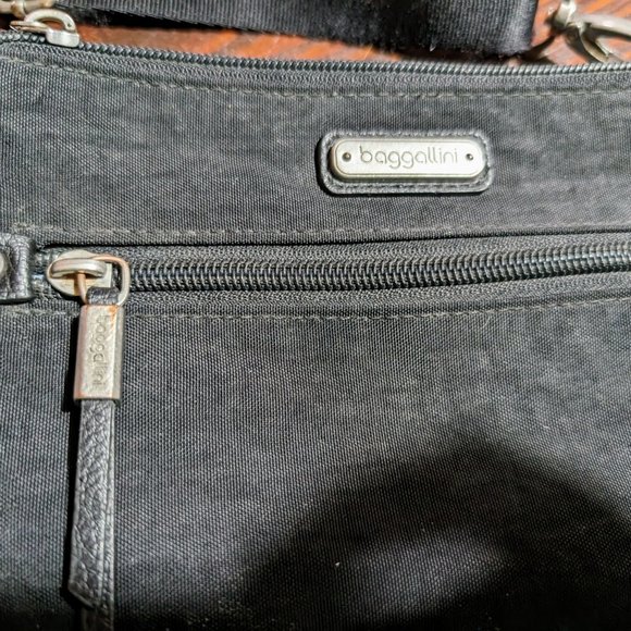 Baggallini Subway small crossbody bag - RFID - Picture 7 of 7